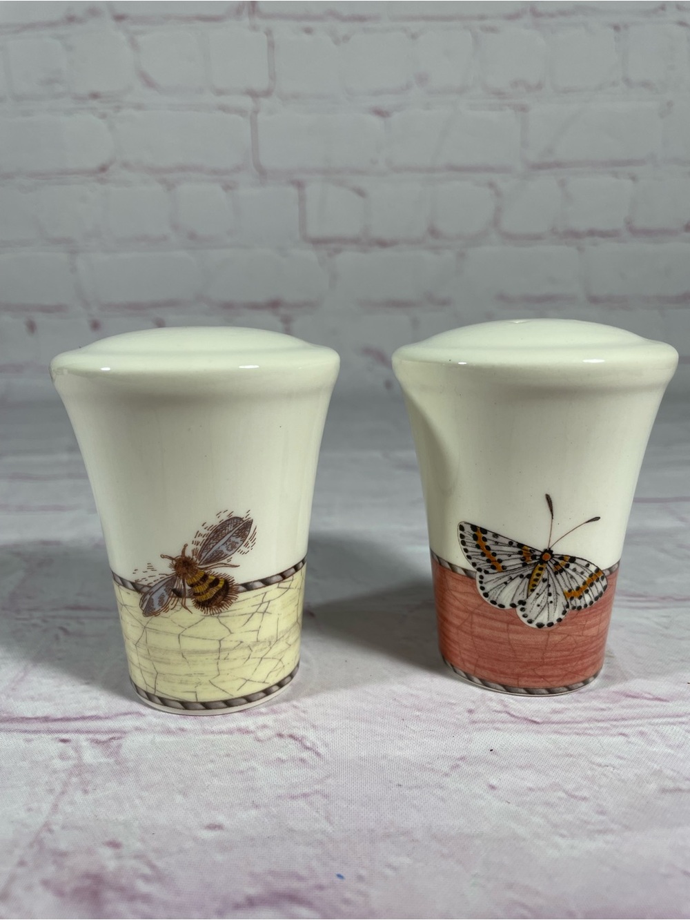 Vintage Wedgwood Sarah’s Garden Earthenware Salt and Pepper Shaker Pair England